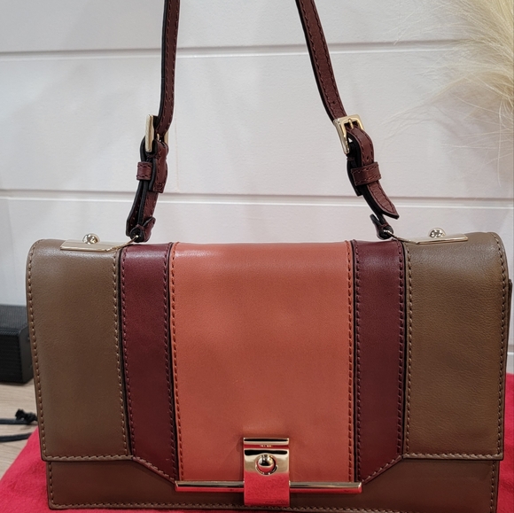 Bags - Picture 9 of 16